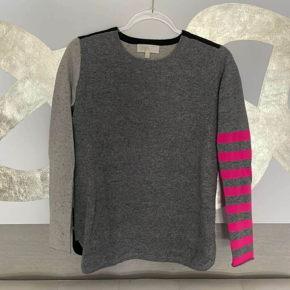 Gray LT 100% cashmere sweater with pink and black striping, size xs